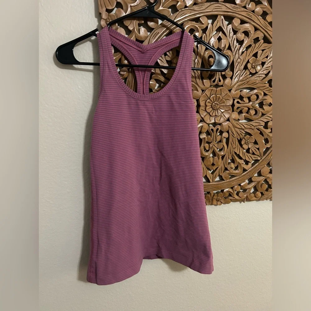 Set of 4 Lululemon tops